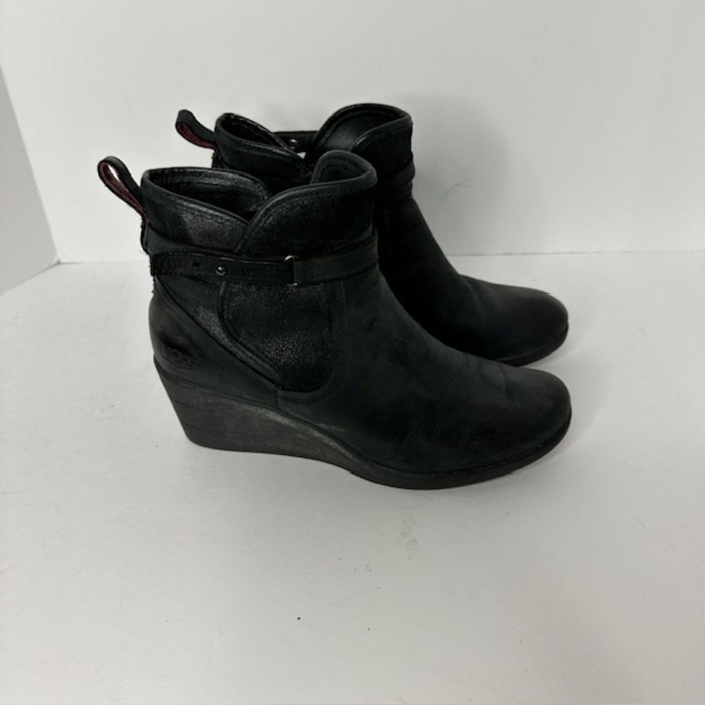 UGG Black Matte Emalie Wedge Bootie‎